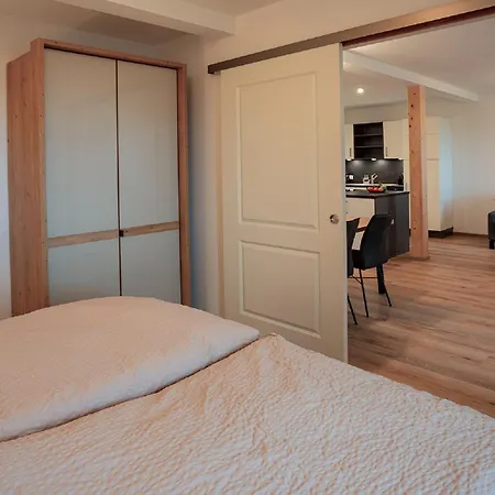 - Gutshof * Duerrhof