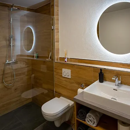 - Gutshof * Duerrhof